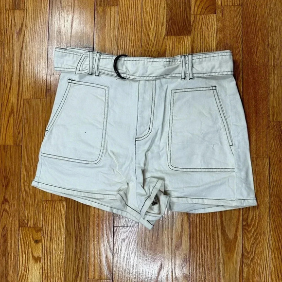 BP Cream Shorts with Attached Belt - Picture 1 of 4